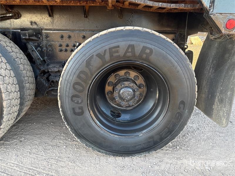 International 7600 시립/다목적 차량