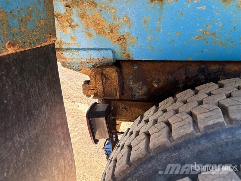 International 7600 شاحنات قلابة
