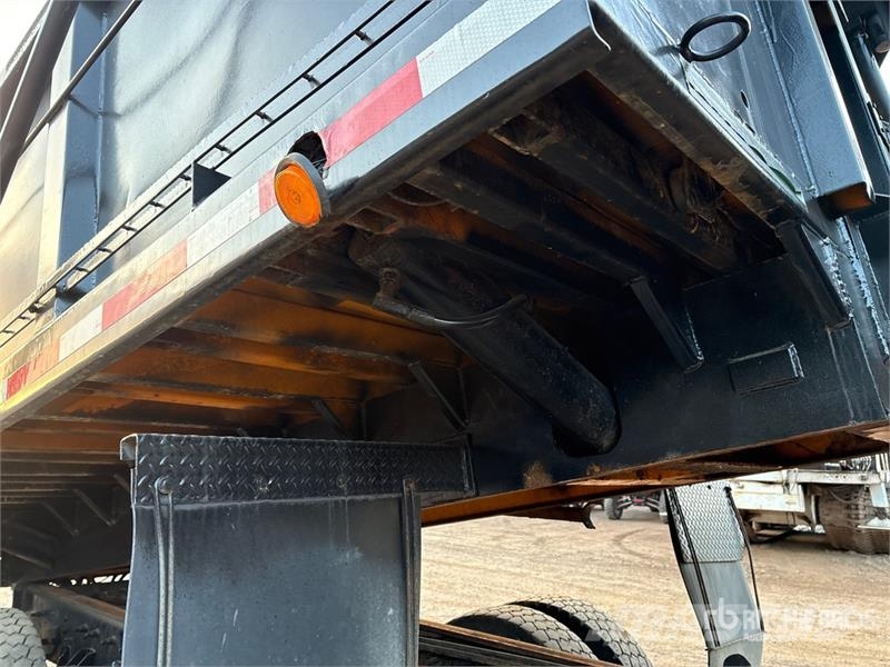 International 7600 시립/다목적 차량