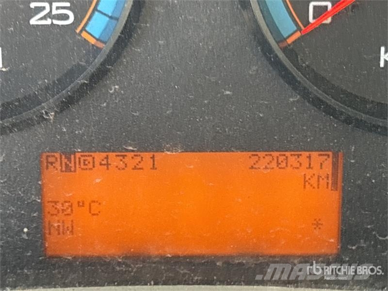 International 7600 شاحنات قلابة
