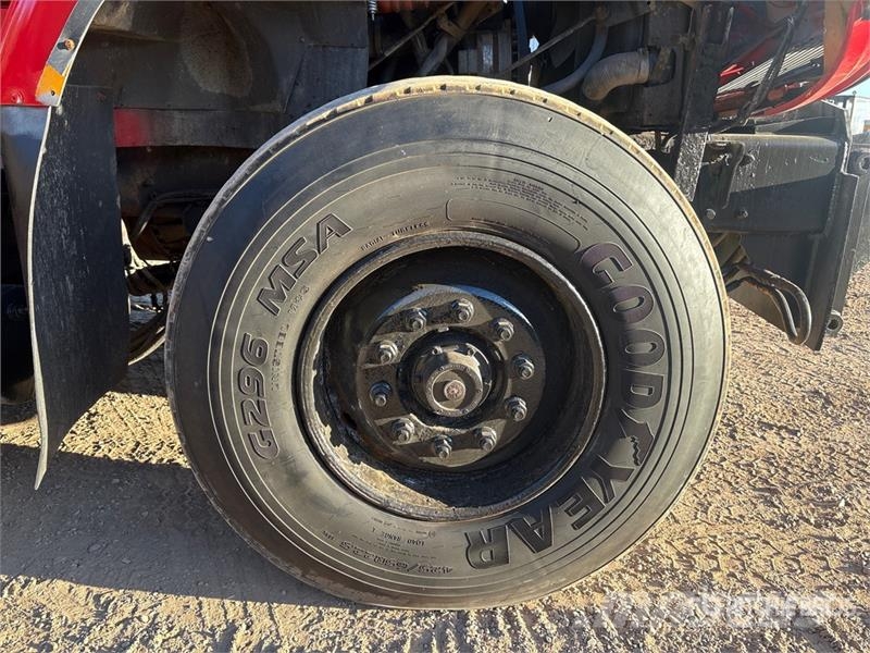 International 7600 시립/다목적 차량
