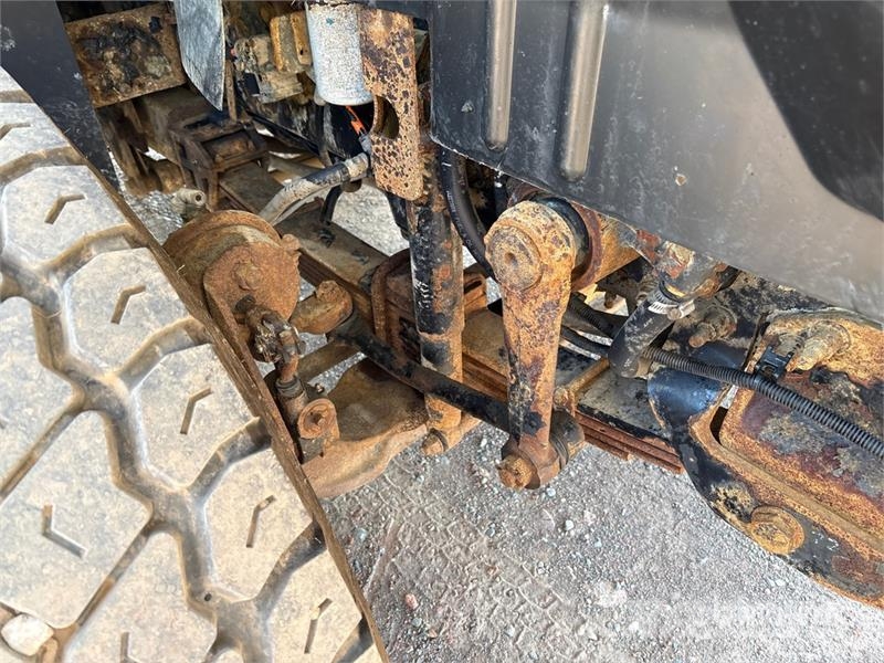 International 7600 شاحنات قلابة