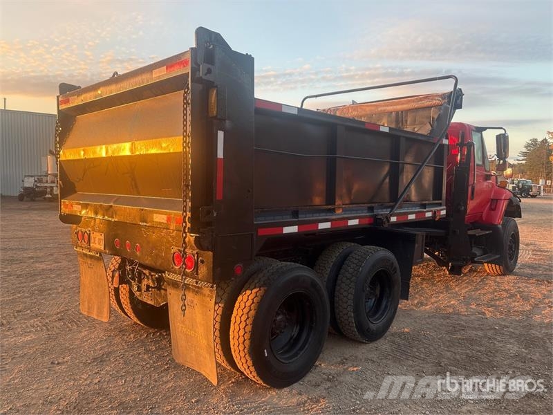 International 7600 시립/다목적 차량