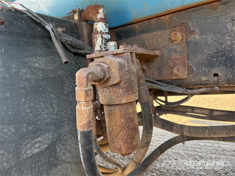 International 7600 شاحنات قلابة