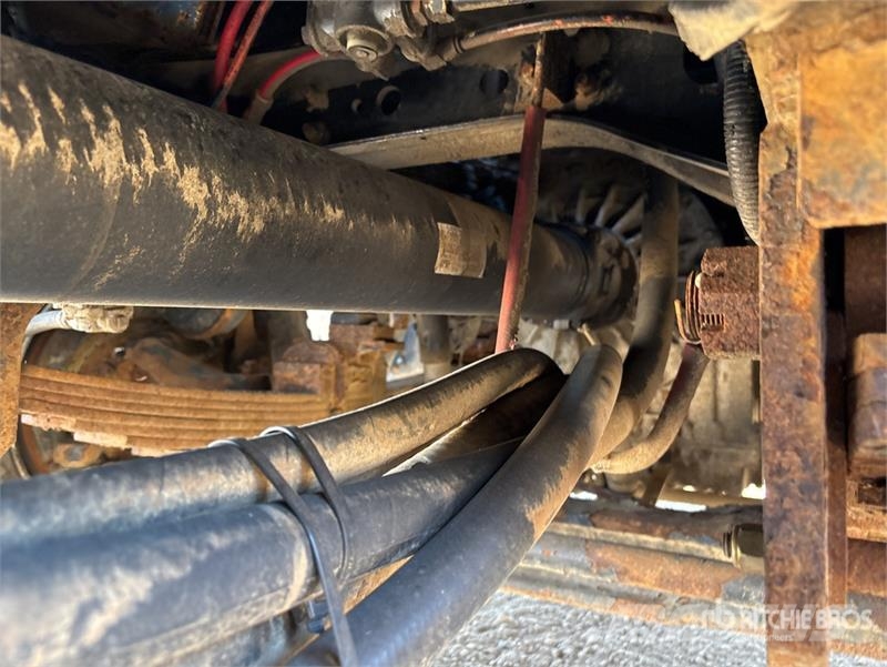 International 7600 شاحنات قلابة