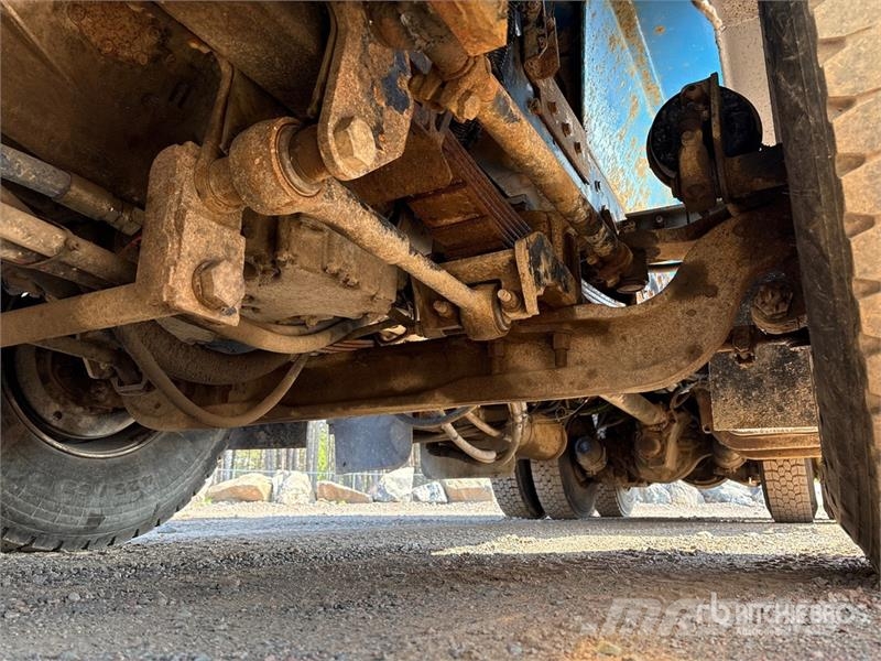 International 7600 شاحنات قلابة