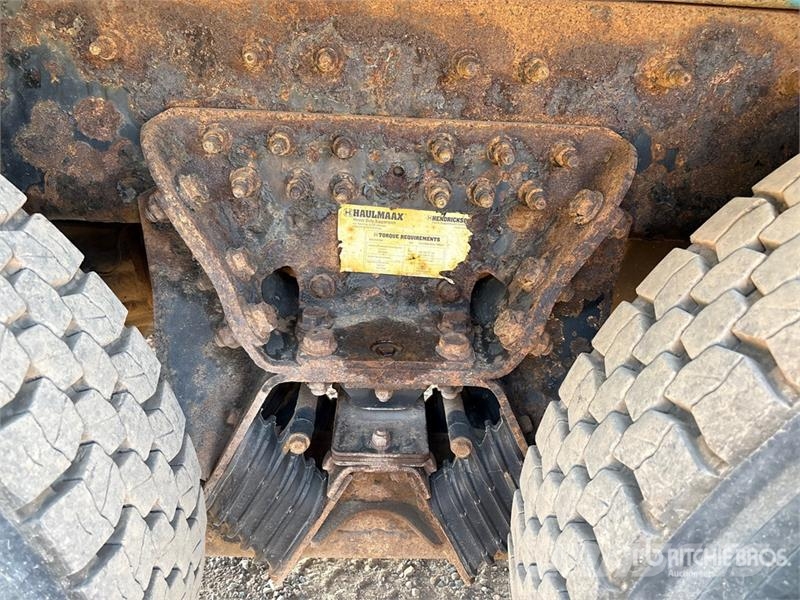 International 7600 شاحنات قلابة