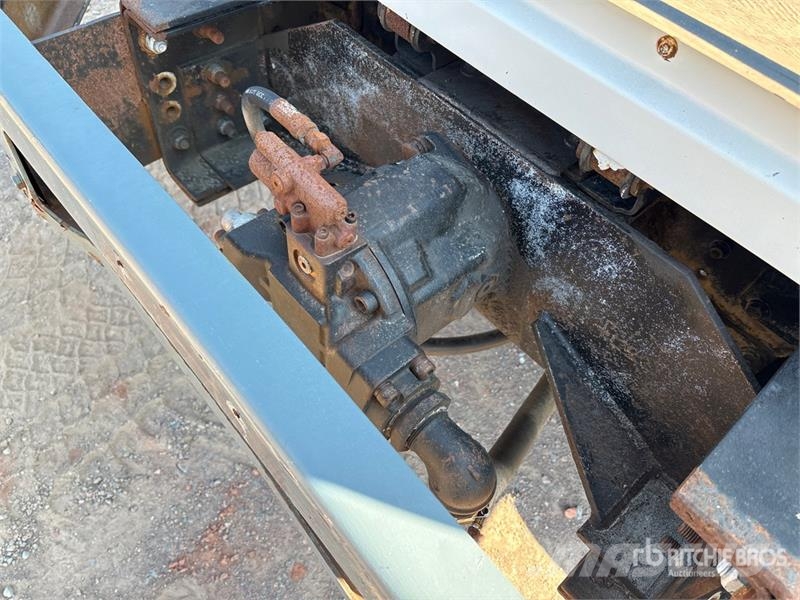 International 7600 شاحنات قلابة