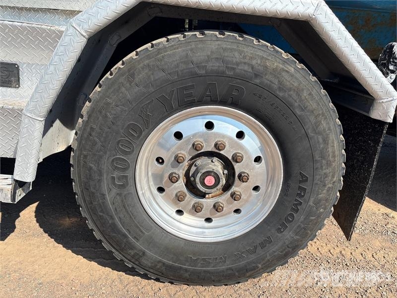 International 7600 شاحنات قلابة