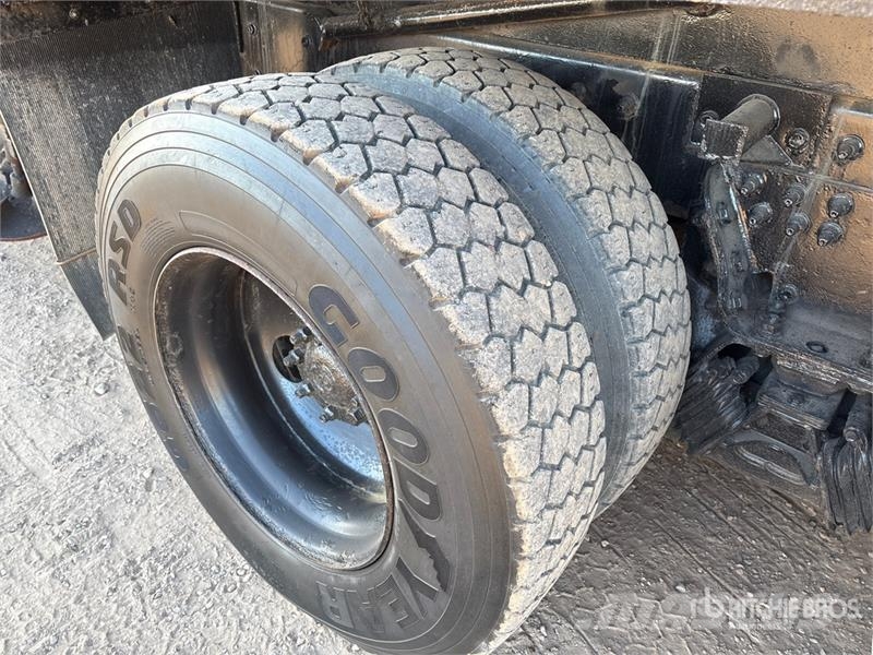 International 7600 시립/다목적 차량