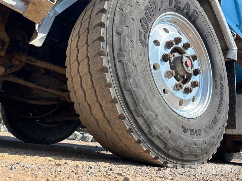 International 7600 شاحنات قلابة