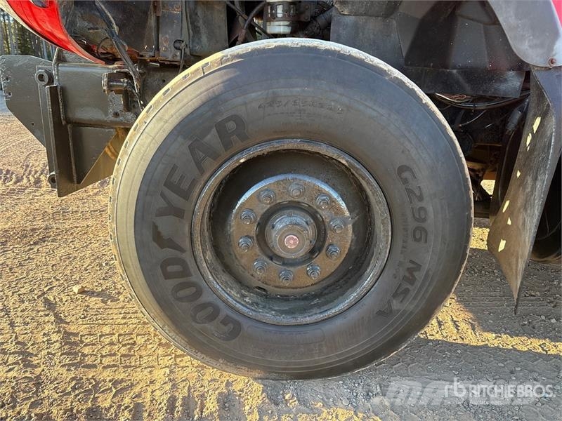 International 7600 시립/다목적 차량