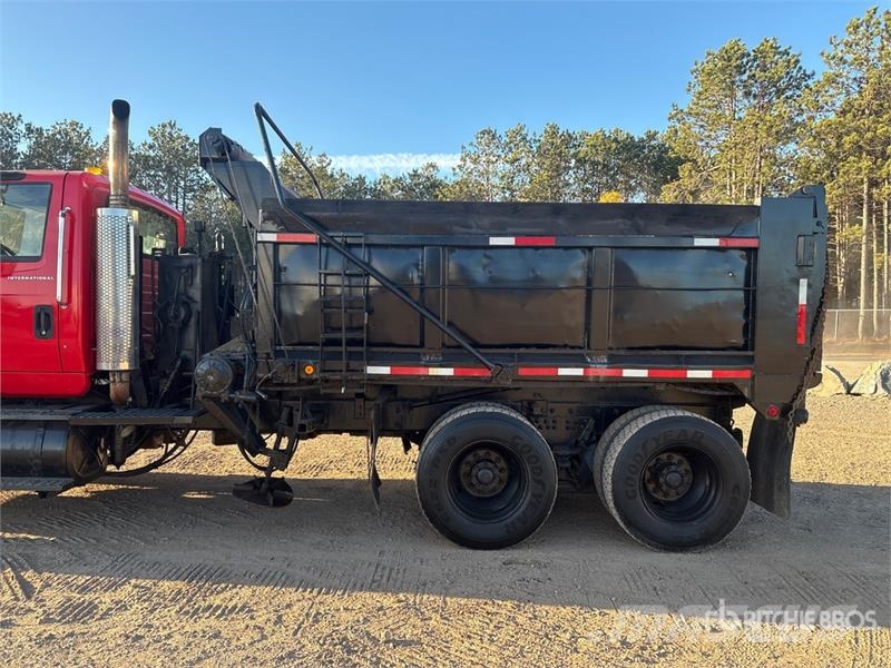 International 7600 시립/다목적 차량