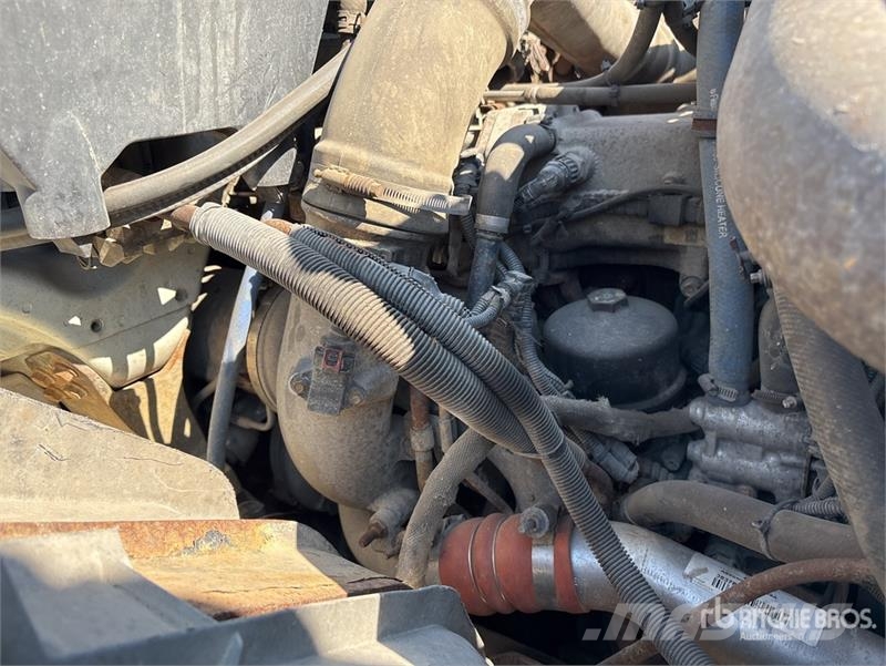 International 7600 شاحنات قلابة