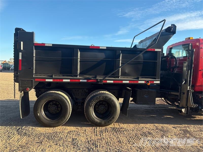 International 7600 시립/다목적 차량