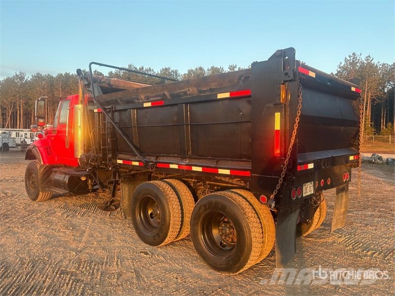 International 7600 시립/다목적 차량