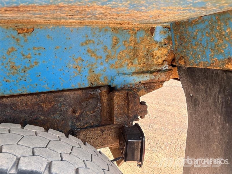 International 7600 شاحنات قلابة