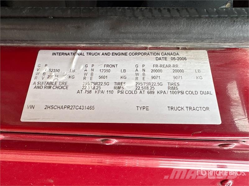 International 9900i 6x4 T/A Sleeper Truck Tractor Trekkvogner