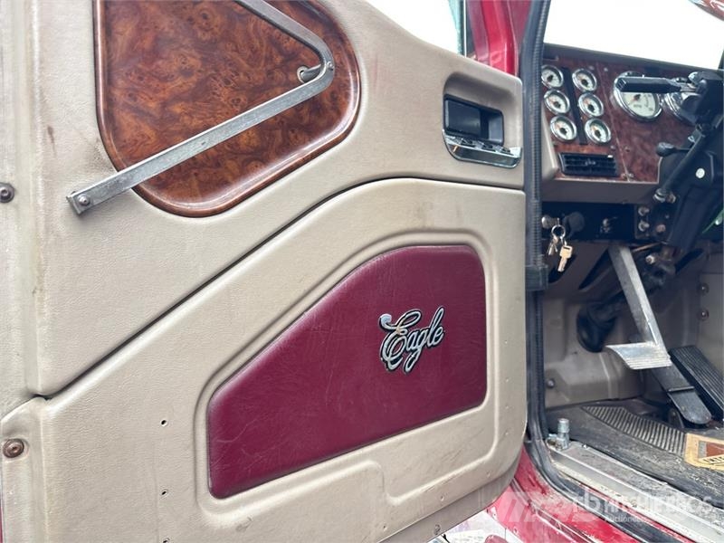 International 9900i 6x4 T/A Sleeper Truck Tractor Trekkers