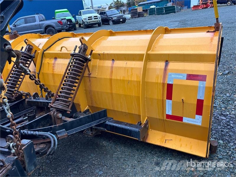 International HV607 4x2 Snow Plow Truck Комунальні автомобілі / автомобілі загального призначення
