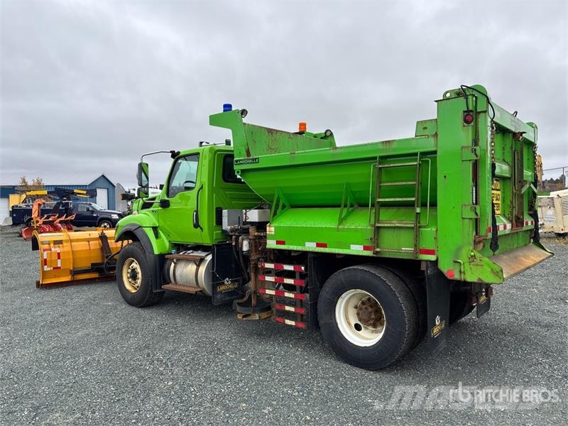 International HV607 4x2 Snow Plow Truck Комунальні автомобілі / автомобілі загального призначення
