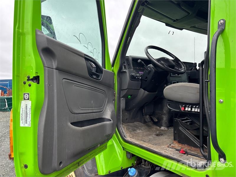 International HV607 4x2 Snow Plow Truck Комунальні автомобілі / автомобілі загального призначення