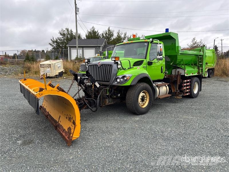International HV607 4x2 Snow Plow Truck Комунальні автомобілі / автомобілі загального призначення