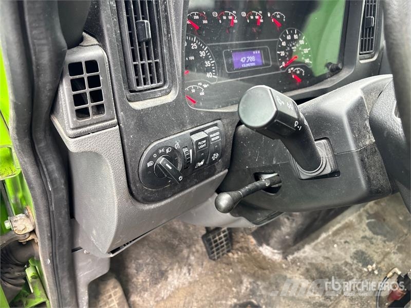 International HV607 4x2 Snow Plow Truck Комунальні автомобілі / автомобілі загального призначення