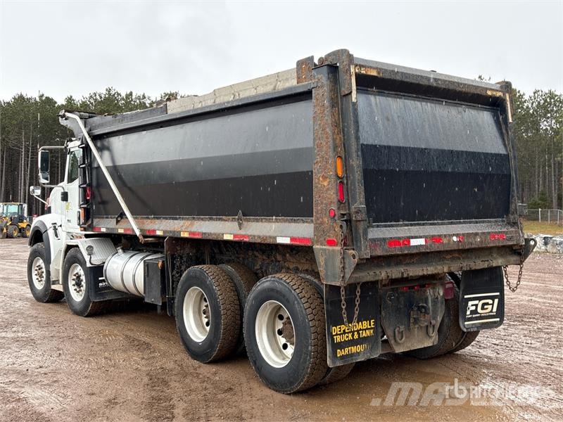 International HX620 Tipper trucks