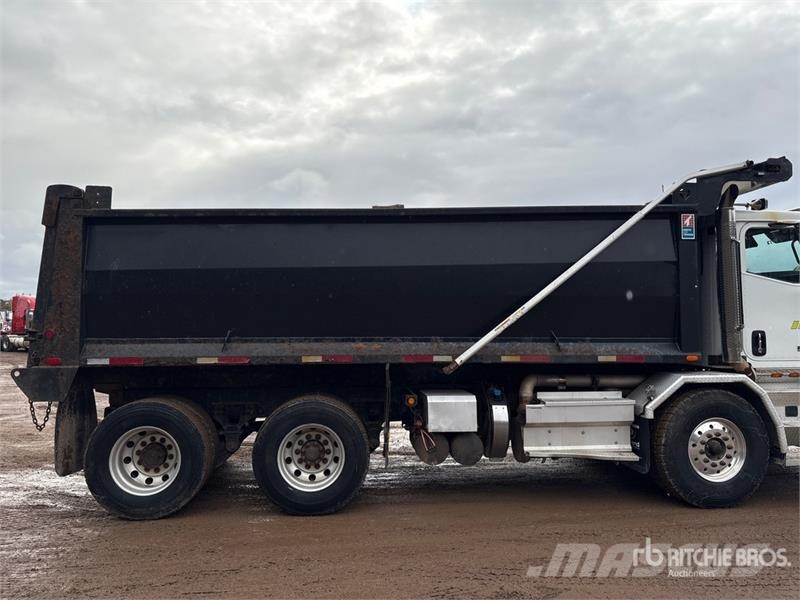 International HX620 Tipper trucks