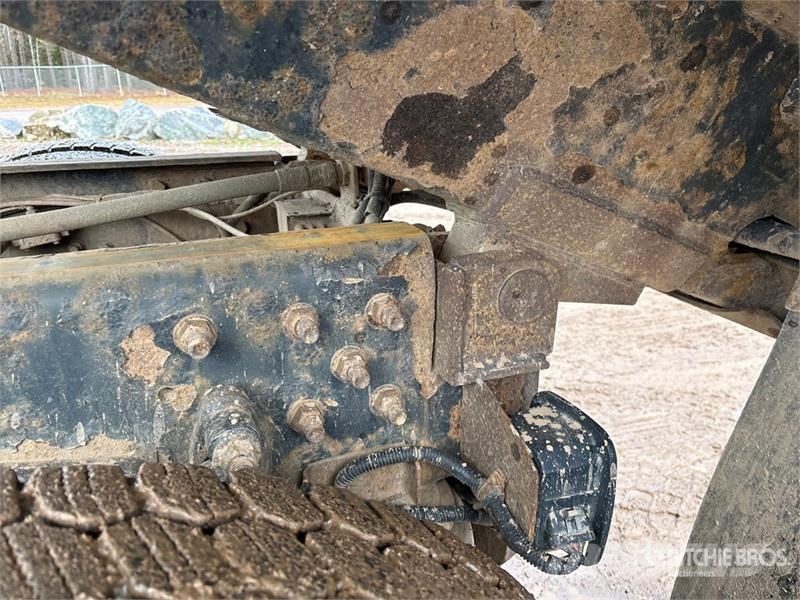 International HX620 Tipper trucks