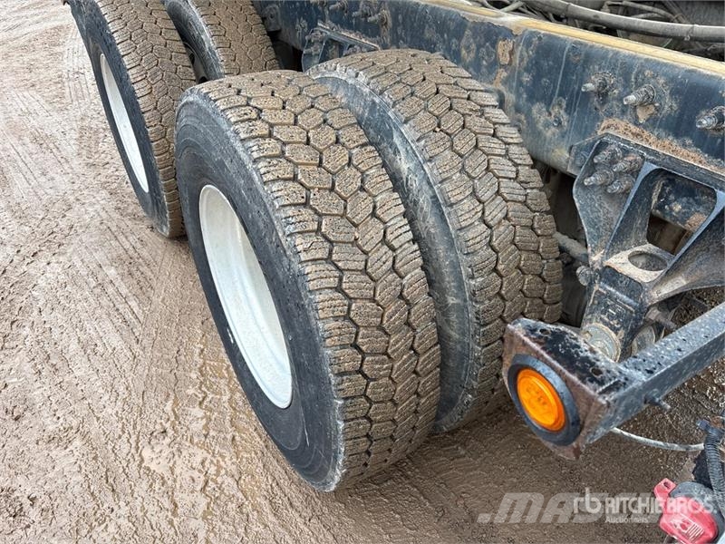 International HX620 Tipper trucks