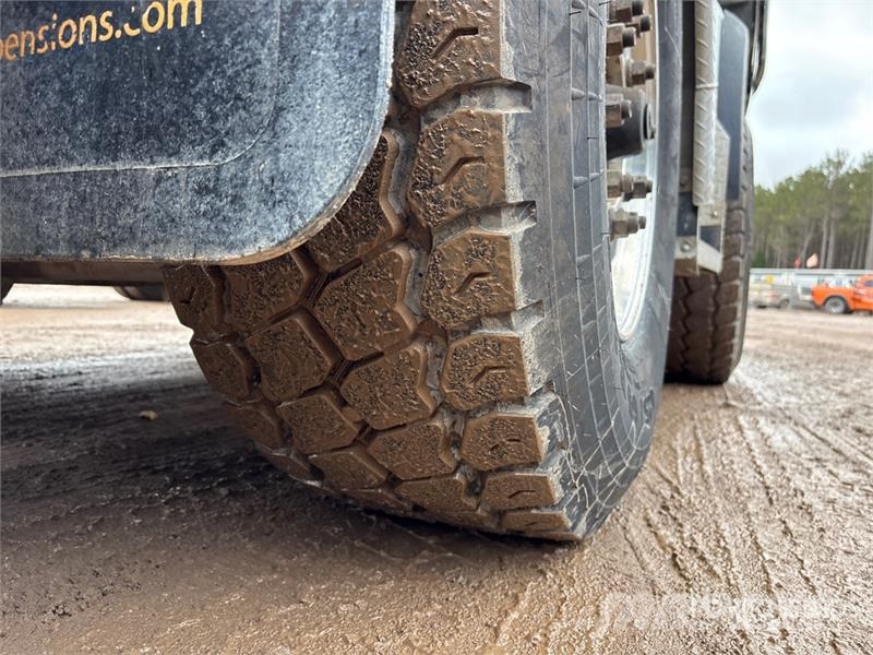 International HX620 Tipper trucks