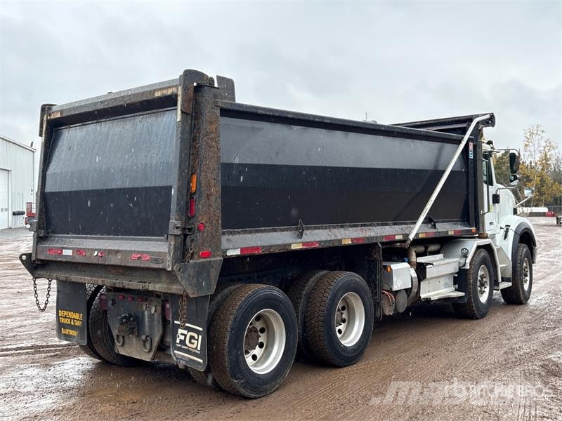 International HX620 Tipper trucks