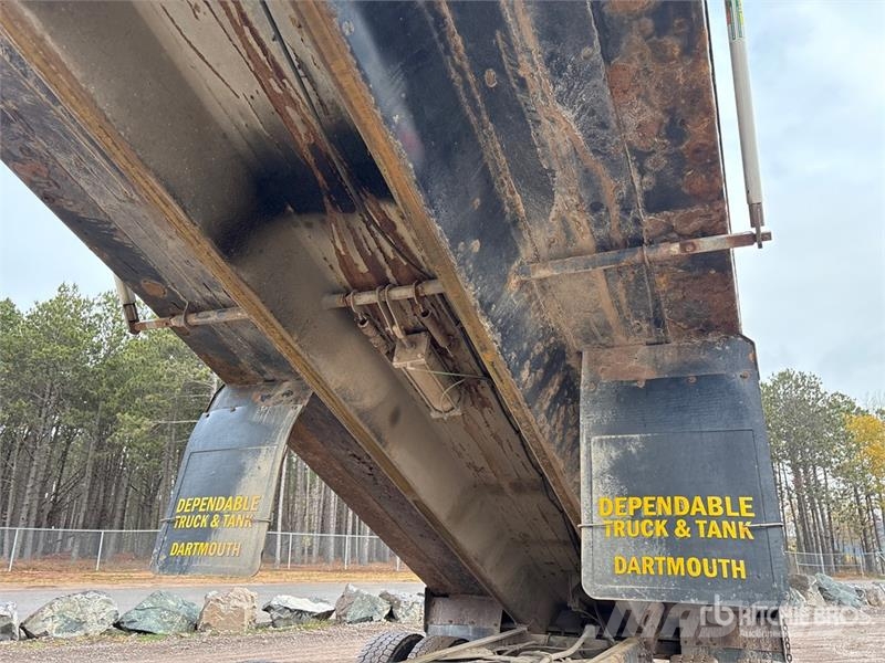 International HX620 Tipper trucks