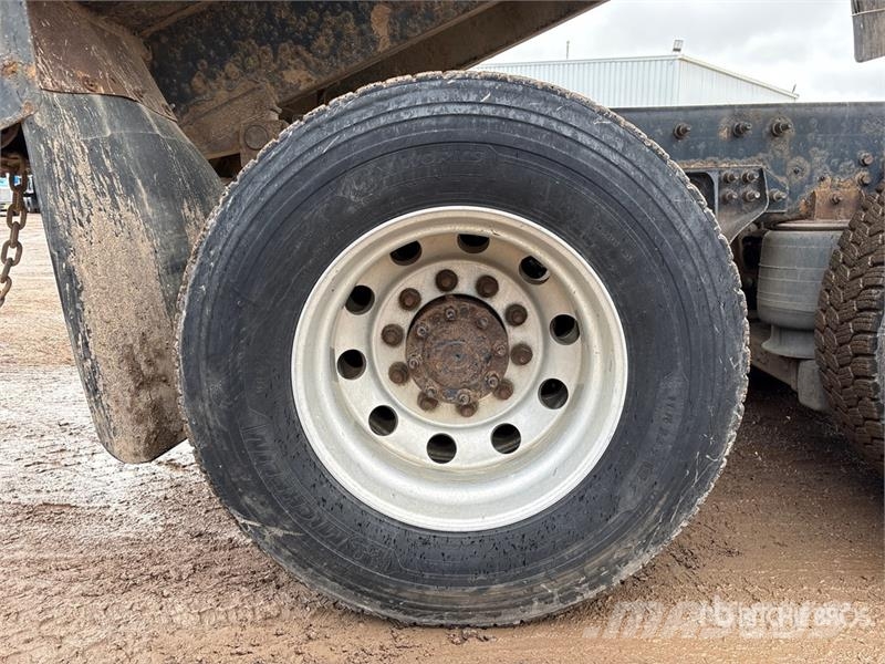 International HX620 Tipper trucks