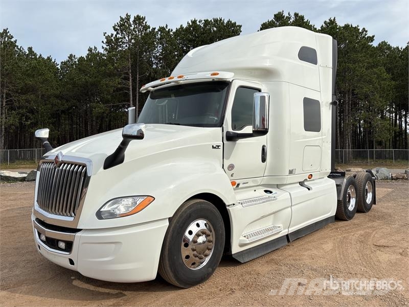 International LT625 Prime Movers