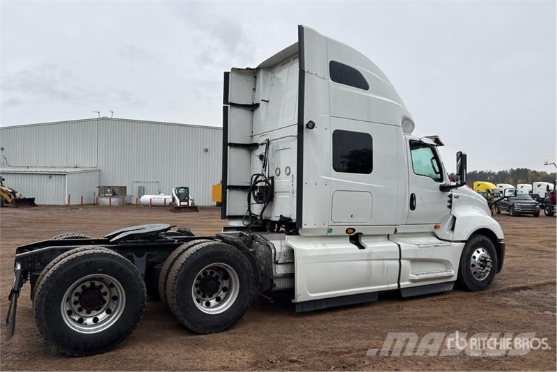 International LT625 Cabezas tractoras