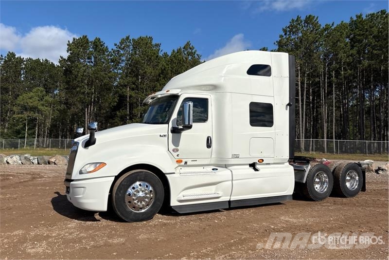 International LT625 Prime Movers
