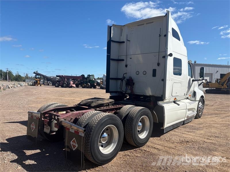 International LT625 中古トラクターヘッド | トレーラーヘッド
