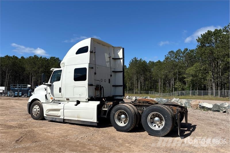 International LT625 Prime Movers