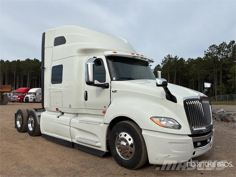 International LT625 Prime Movers