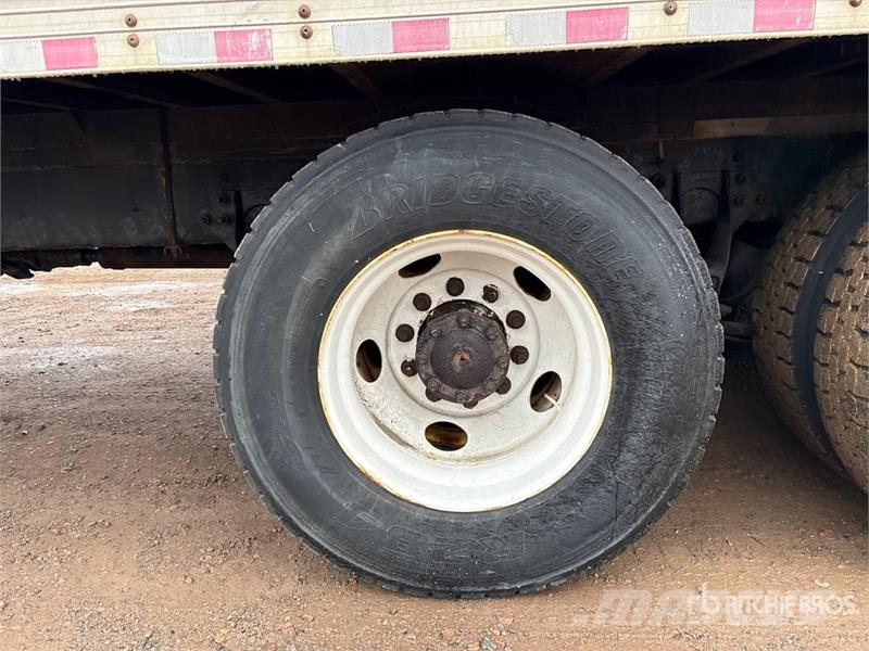 International MV607 6x4 Van Truck شاحنات ذات هيكل صندوقي