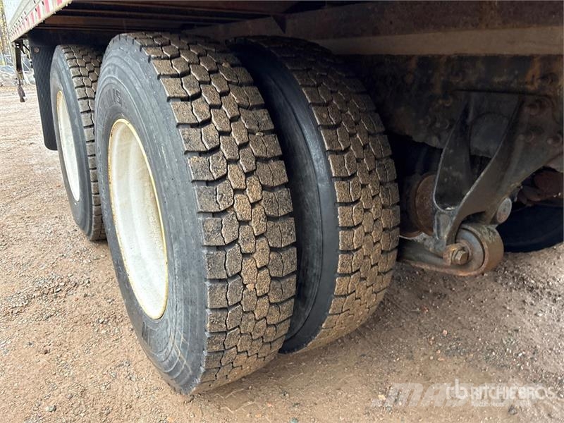 International MV607 6x4 Van Truck شاحنات ذات هيكل صندوقي