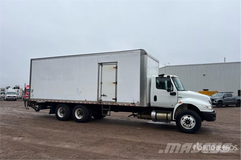 International MV607 6x4 Van Truck شاحنات ذات هيكل صندوقي