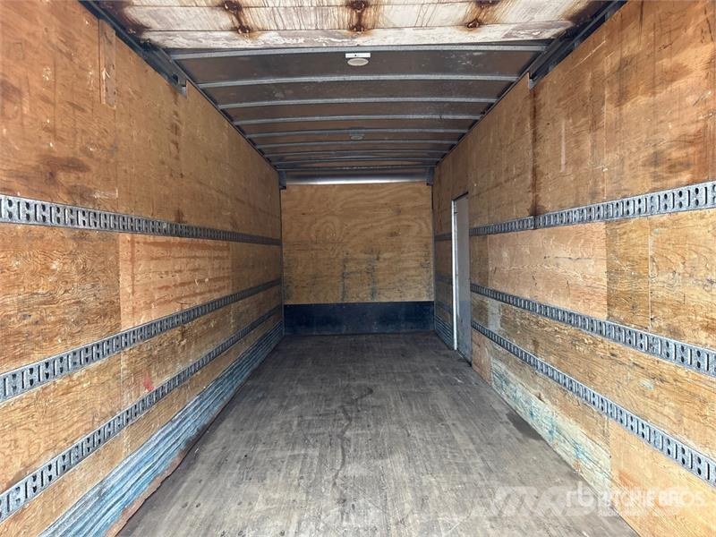 International MV607 6x4 Van Truck شاحنات ذات هيكل صندوقي