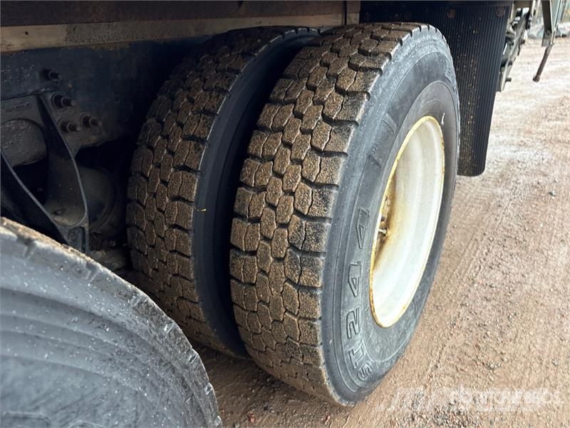 International MV607 6x4 Van Truck شاحنات ذات هيكل صندوقي
