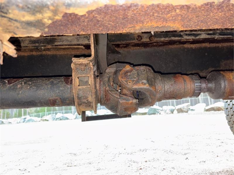 International MV607 6x4 Van Truck شاحنات ذات هيكل صندوقي