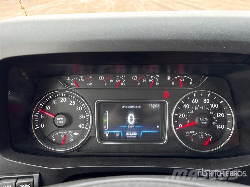 International MV607 6x4 Van Truck شاحنات ذات هيكل صندوقي