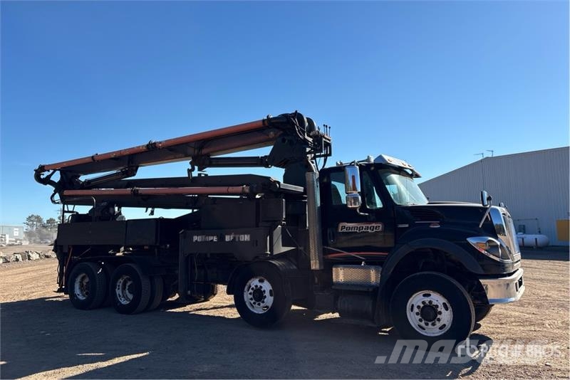 International on International 7600 SBA 8x4 Twin-Steer Concrete Betoniera